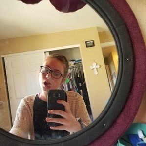 Meet your Posher, Tesa